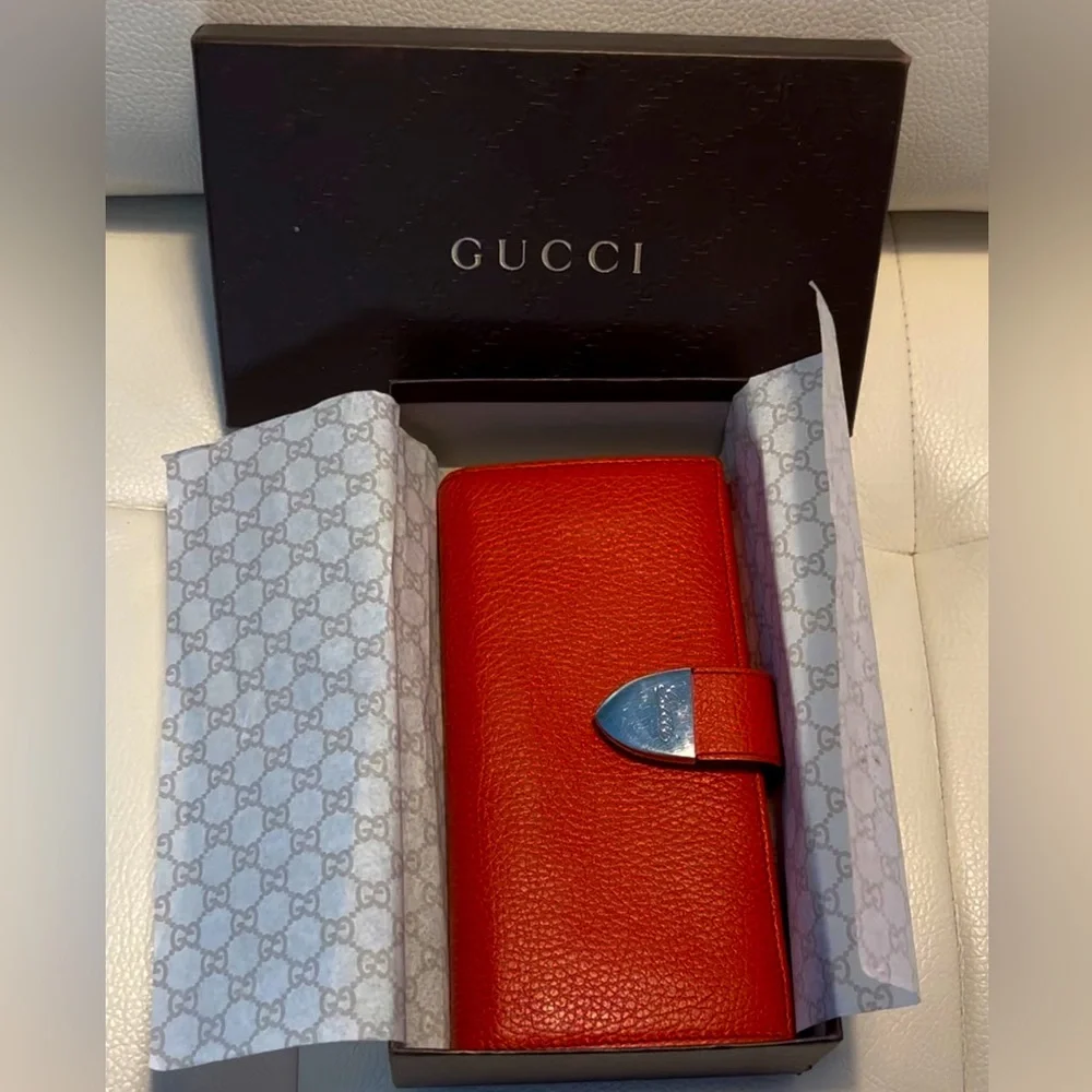 GUCCI red wallet !! - Picture 1 of 7